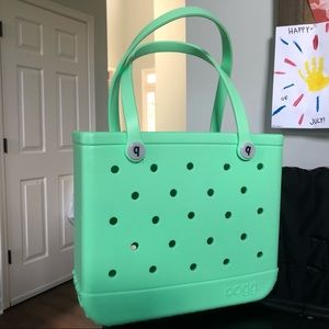 New sea foam green Bogg bag